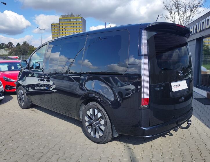 Hyundai Staria 7