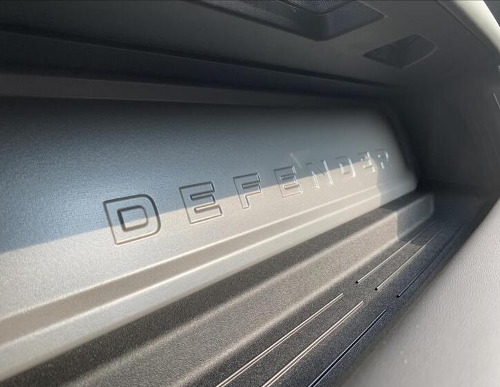 Land Rover Defender 78