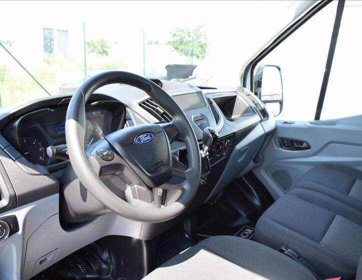 Ford Transit 17