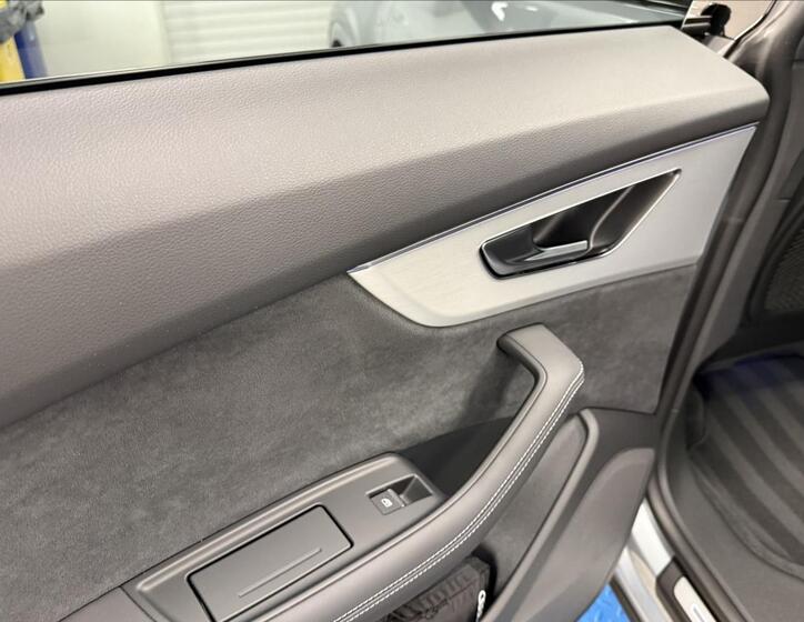 Audi Q8 29