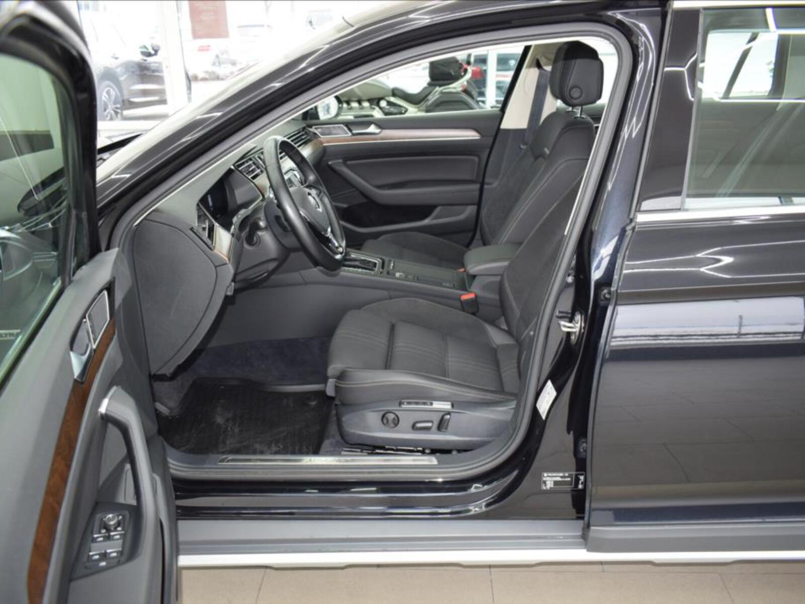 Volkswagen Passat 10