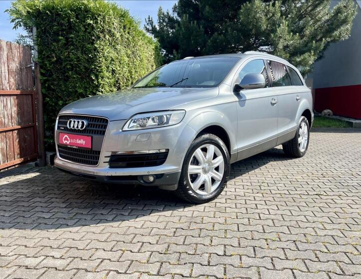 Audi Q7 1