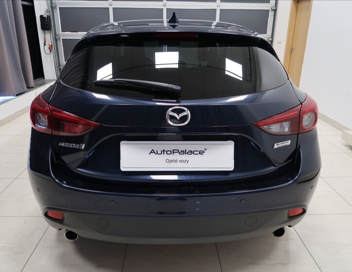 Mazda 3 5