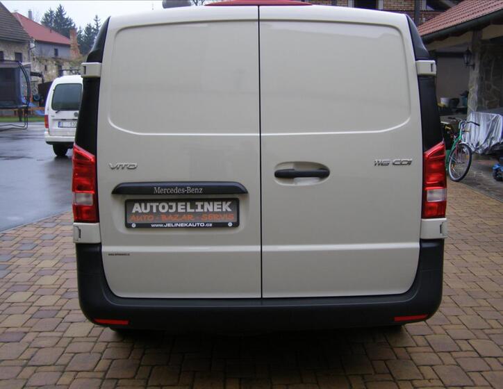 Mercedes-Benz Vito 4