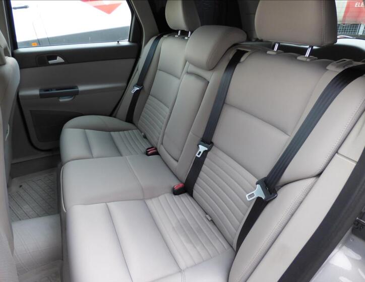 Volvo V50 28