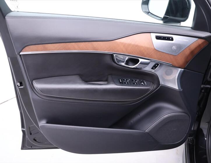 Volvo XC90 12