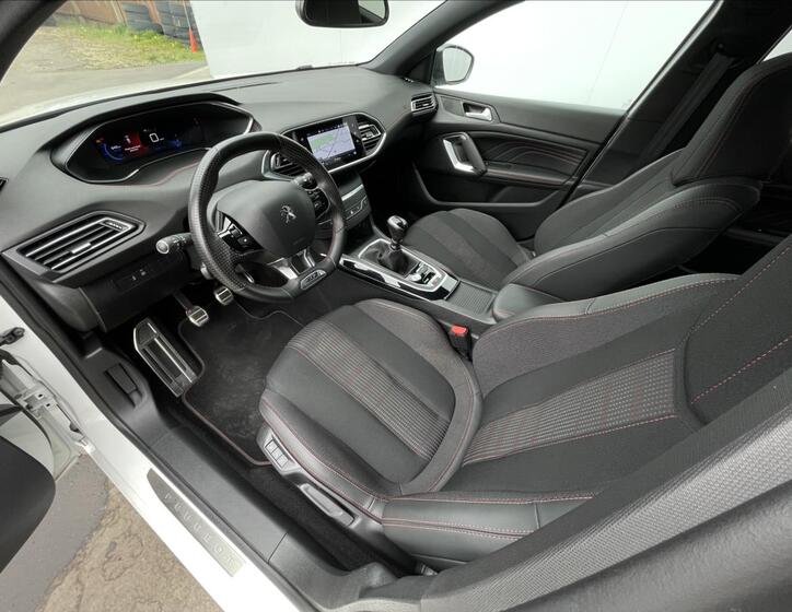Peugeot 308 5
