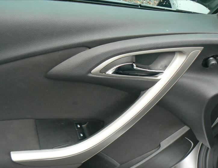 Opel Astra 8