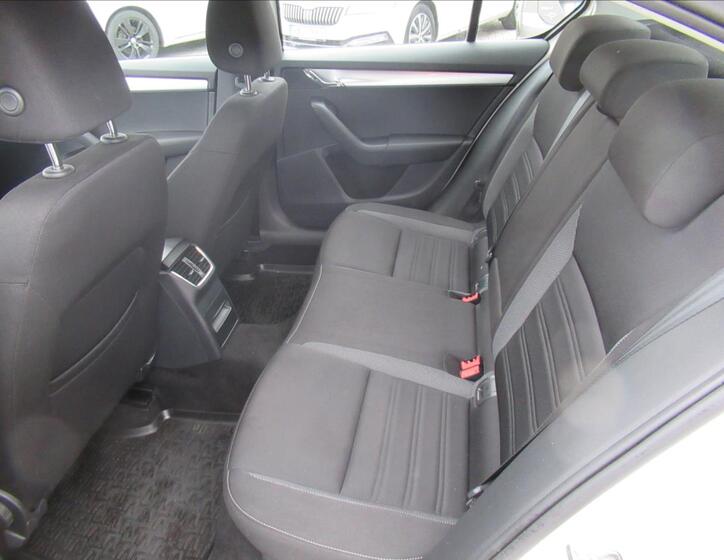 Škoda Octavia 14