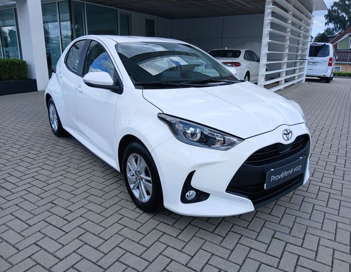 Toyota Yaris 8