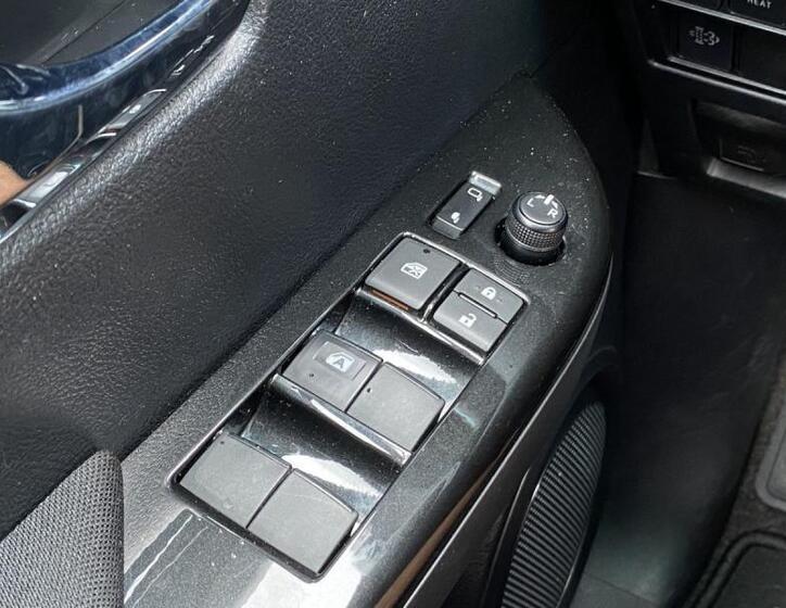 Toyota Hilux 29