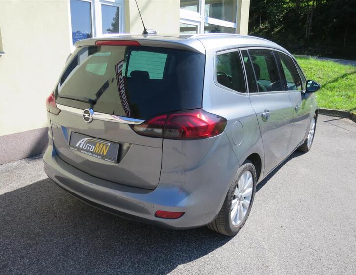 Opel Zafira 6