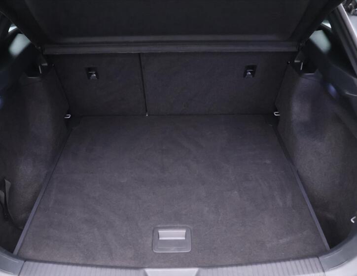 Volkswagen ID.4 10