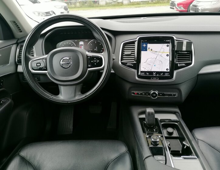 Volvo XC90 8
