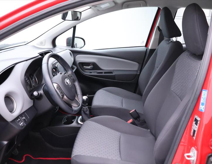 Toyota Yaris 10