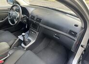 Toyota Avensis 44