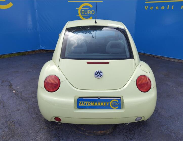 Volkswagen New Beetle 5