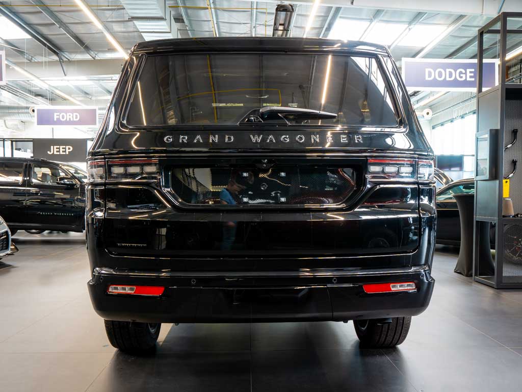 Jeep Grand Wagoneer