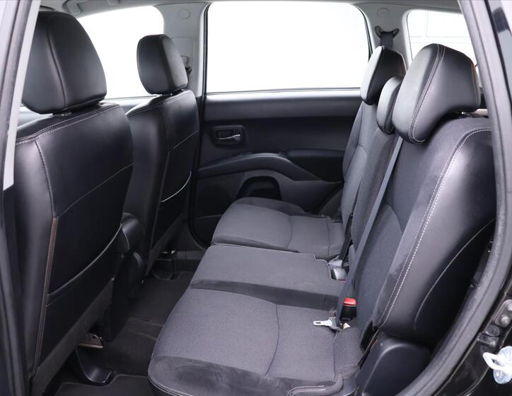 Peugeot 4007 18