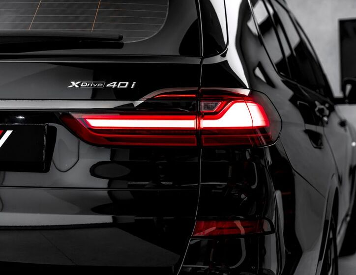 BMW X7 10