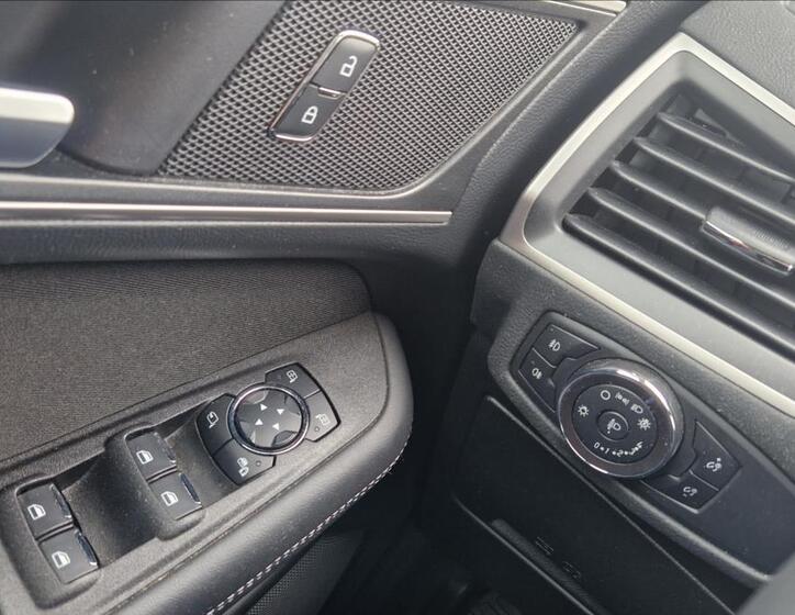 Ford S-MAX 19
