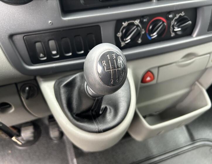 Renault Master 17