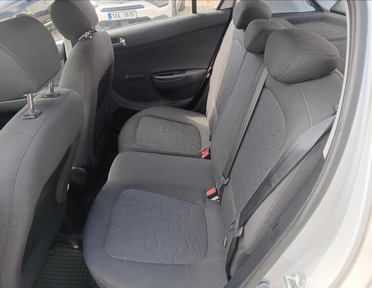 Hyundai i20 9