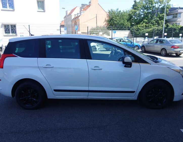 Peugeot 5008 7