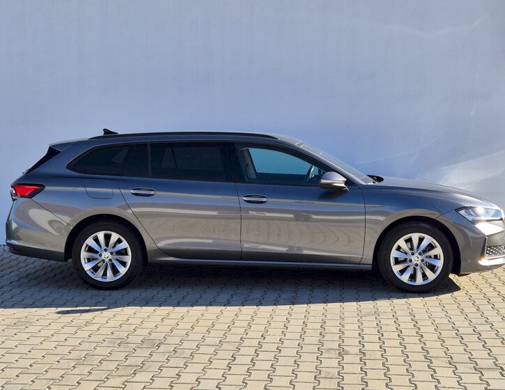 Škoda Superb 9