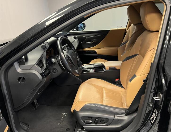 Lexus ES 300h 6
