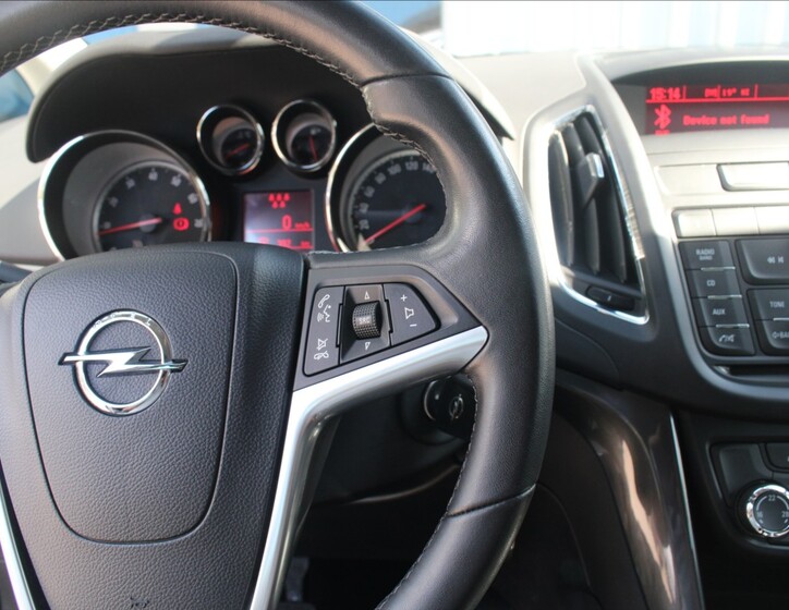 Opel Zafira 24