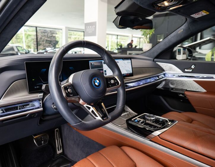 BMW i7 5