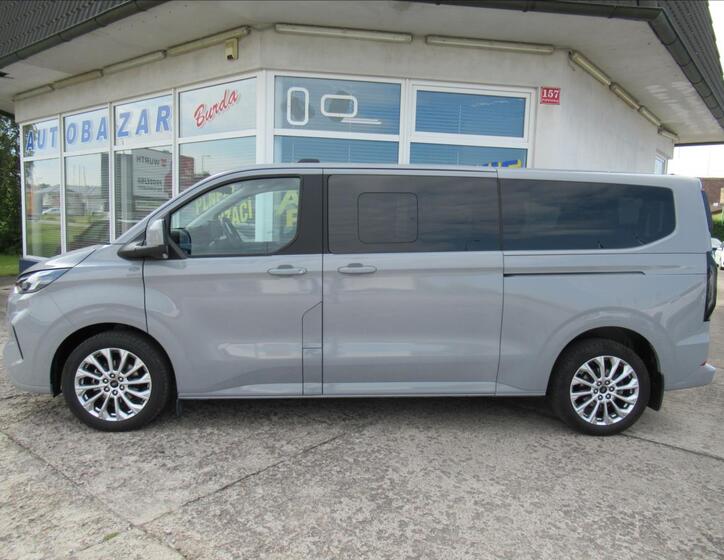Ford Tourneo Custom 8