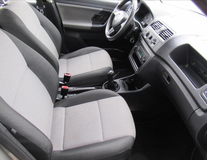 Škoda Roomster 16