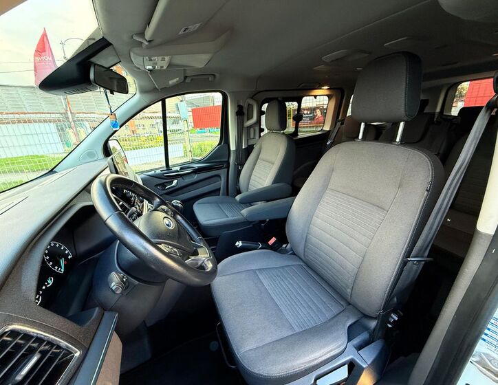 Ford Tourneo Custom 12