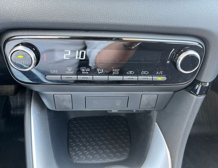 Toyota Yaris 23