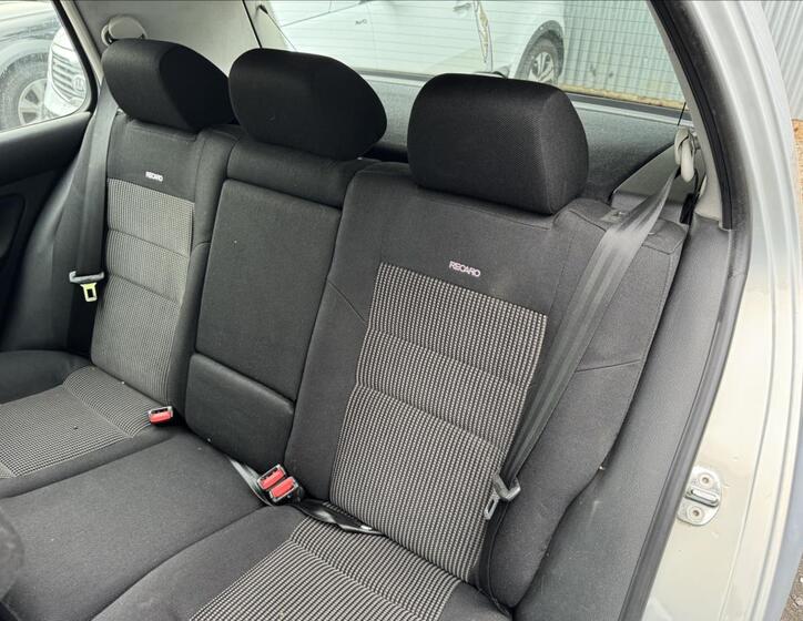 Volkswagen Golf 30
