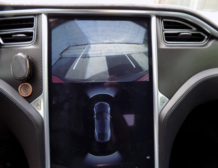 Tesla Model S 35