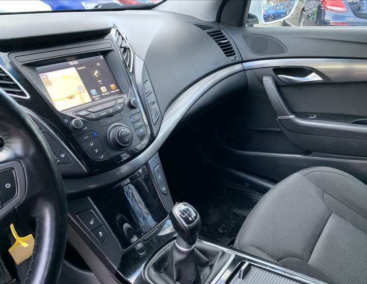 Hyundai i40 13