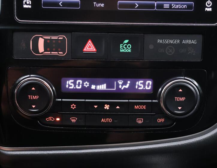 Mitsubishi Outlander 24