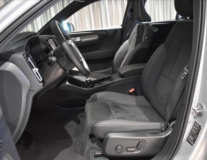 Volvo XC40 8