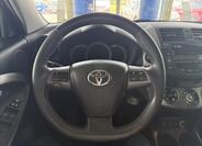 Toyota RAV4 13