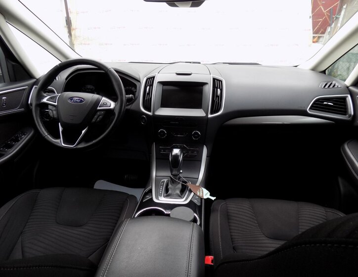 Ford S-MAX 21