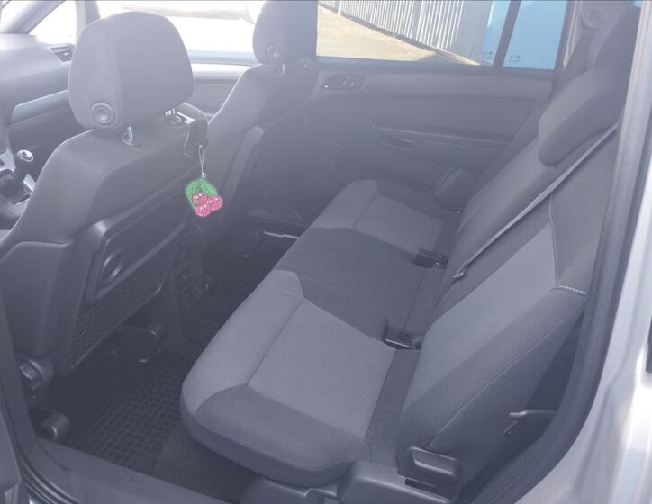Opel Zafira 10