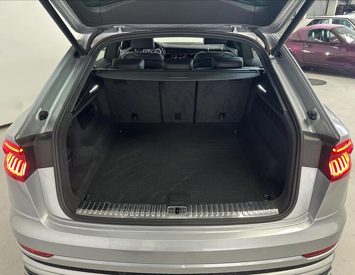 Audi SQ8 29