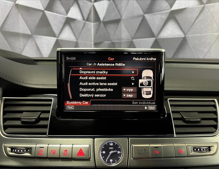 Audi A8 19