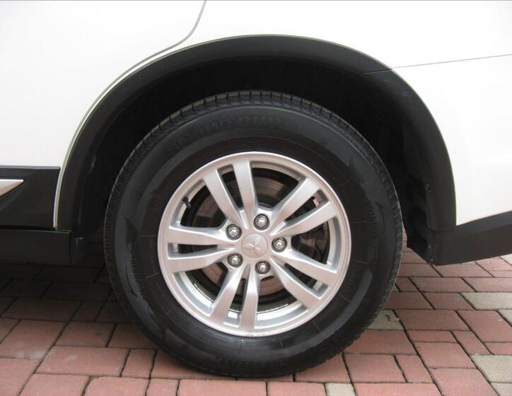 Mitsubishi Outlander 42