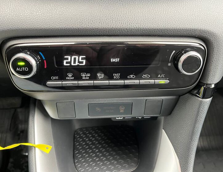 Toyota Yaris 23