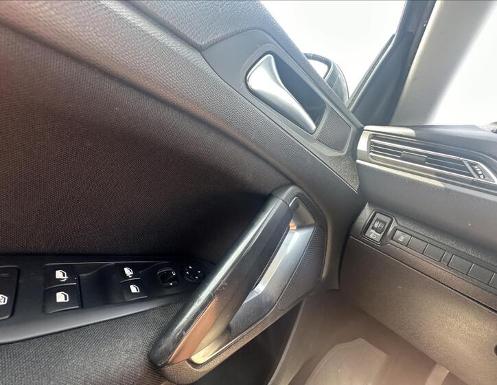 Peugeot 308 17