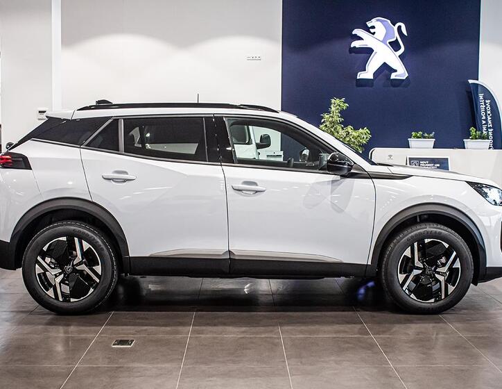 Peugeot 2008 4